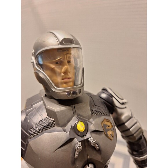 Hasbro GI JOE Rise Of The Cobra Duke Figure In Accelerator Suit Action Figure - Picture 5 of 8
